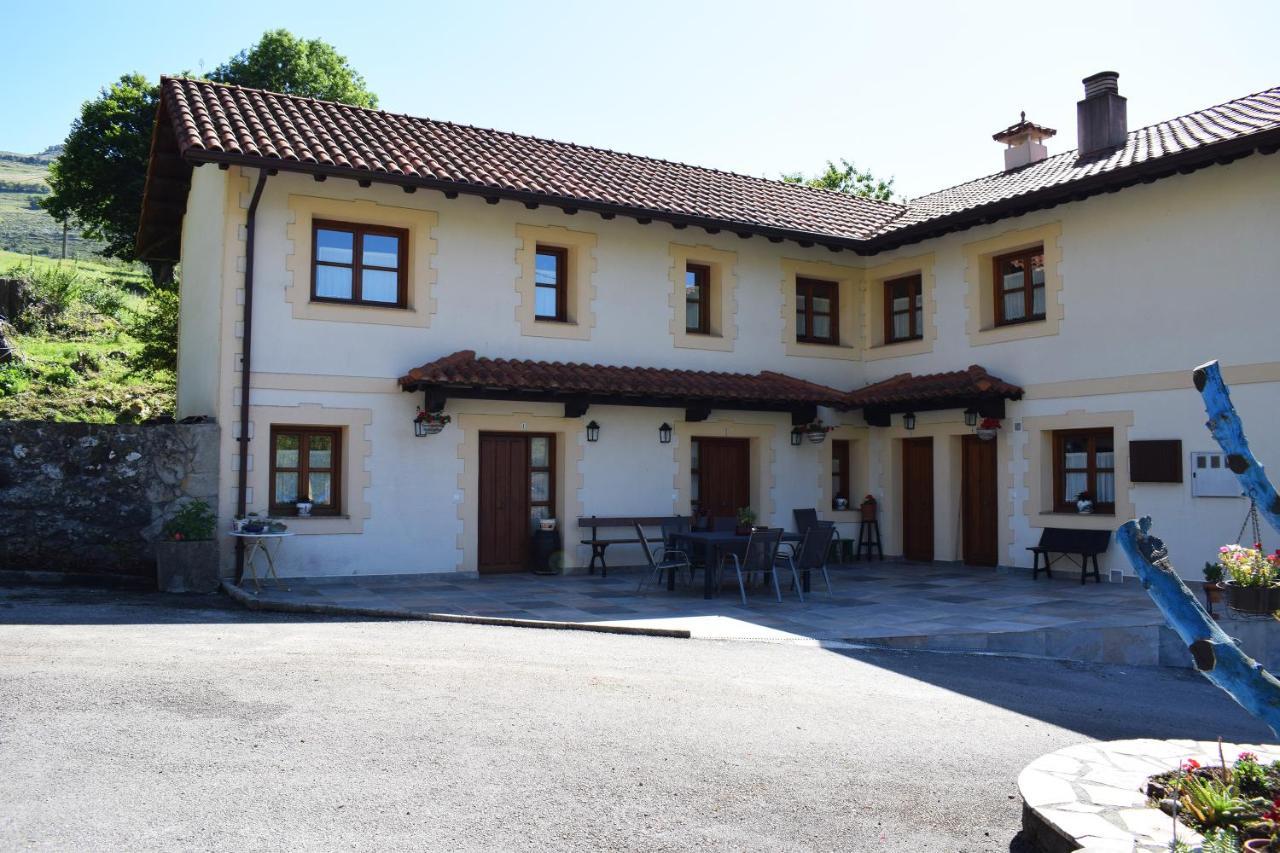 Apartamentos Rurales La Taberna Matienzo Екстер'єр фото